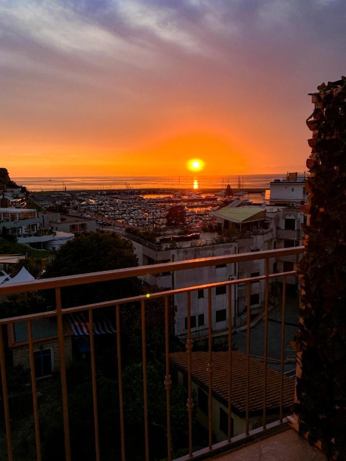 アグローポリ Quasi In Porto Bed & Breakfast エクステリア 写真