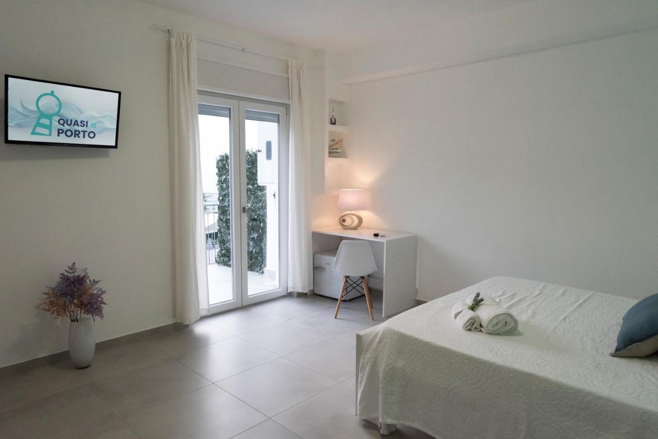 アグローポリ Quasi In Porto Bed & Breakfast エクステリア 写真